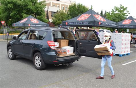 View lynnwood food banks near you and donate to those that are hungry and in need. Lynnwood Food Bank, Salvation Army partner to distribute ...