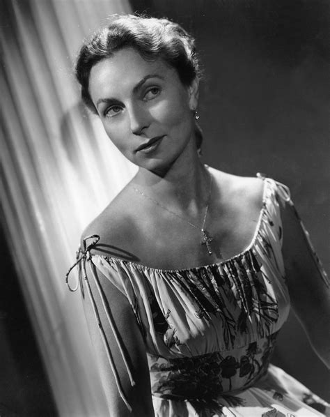 Here S What Happened To Agnes Moorehead Of Bewitched After Endora Role Agnes Moorehead