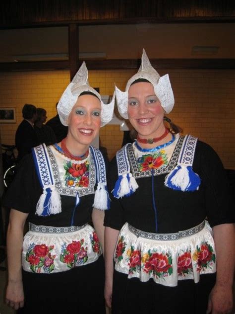 Costume Of Volendam North Holland The Netherlands Traditional Outfits Traditional Dresses