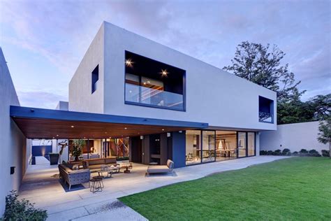 Steel Concrete And Stone Home With Central Courtyard