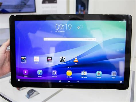 Hands On With Samsungs Giant Tablet The Galaxy View Pictures