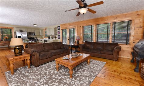 Whether you're searching for a small, romantic retreat or a large cabin, our chalet rentals in gatli. Gatlinburg Cabin Rentals - Alpine Air