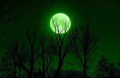 Green Moon By Syaibatulhamdi99 On