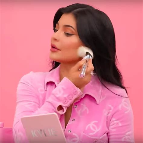 Watch Kylie Jenners Everyday Makeup Tutorial As A Mom Popsugar Beauty Uk