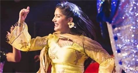Sapna Choudhary Video Song सपना चौधरी के इस गाने ने फैंस के बीच मचाया धमाल देखें वीडियो