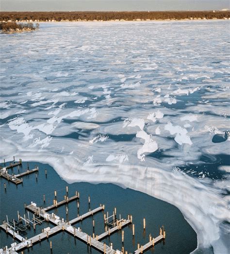 26 Breath Taking Photos Of Frozen Michigan Lakes In Winter