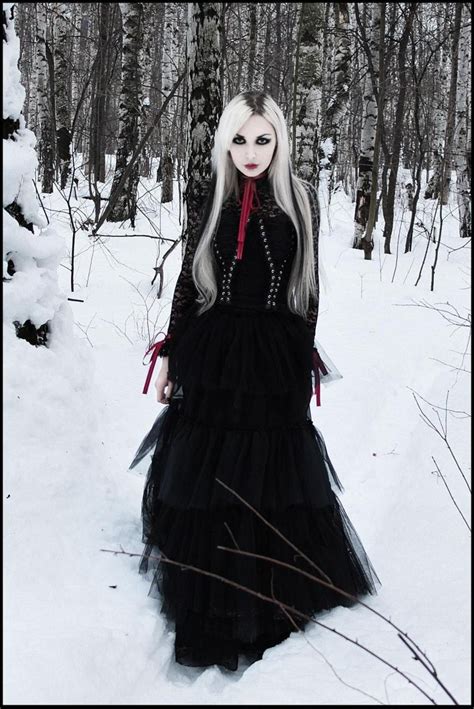 Darque And Lovely No One Knows I M Here Gothic Fashion Gothic Fashion Photography Fashion