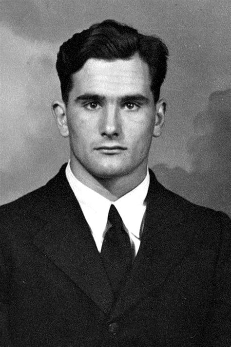 World War 2 Navy Men Hairstyles Wavy Haircut