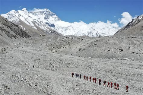 Chinese Team Summits Everest To Remeasure Peak Collect Trash The