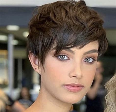 50 Latest Short Haircuts for Women 2019
