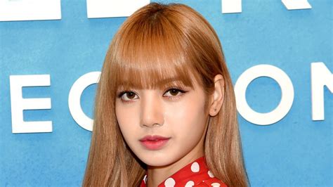 Blackpink S Lisa Finally Exposed Her Forehead And Blinks Hot Sex Picture