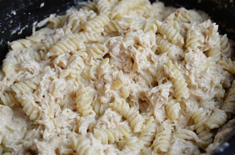 Place the cream cheese in the center on top of the chicken, don't push it down. Crock Pot Olive Garden Chicken Pasta - Sparkles to Sprinkles