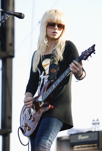 Orianthii Female Guitarist Rock And Roll Girl Women In Music
