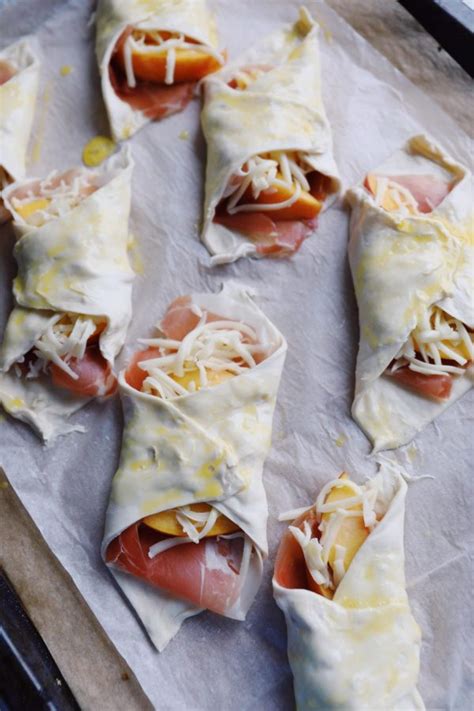 Butterdej Med Fersken Og Parmaskinke Butterdejshapsere Med Fyld