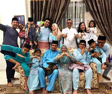 Sharnaaz ahmad menyatakan bahawa kehidupannya selepas mendapat kebenaran berjumpa jebat jayden adalah kehidupan yang bahagia buatnya. GAMBAR Sharnaaz Ahmad Beraya 'Sakan' Bersama Isteri ...