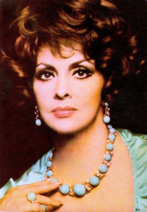 gina lollobrigida legendary italian actress and photographer wearing a classic turquoise necklace