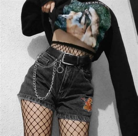 pin by da brat💚 ⚡🐾 on l o o k s badass girl outfits bad girl outfits aesthetic grunge