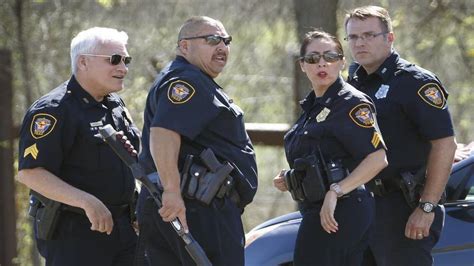 Fort Worth Police Officer Shot Tuesday Fort Worth Star Telegram