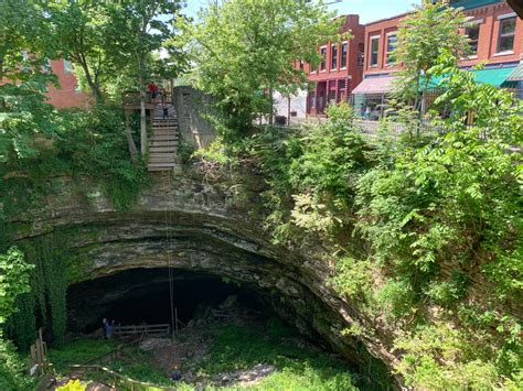 Shopping Takes Center Stage In Historic Horse Cave Kentucky Living