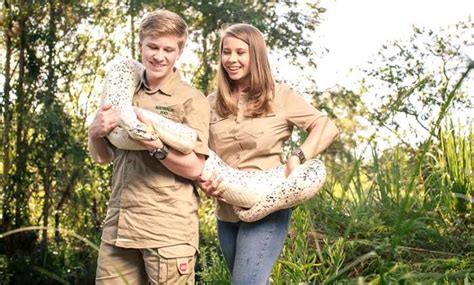 In this entertainment series, robert, bindi and terri irwin maintain the media empire of the late steve irwin by continuing to handle wild animals for the cameras. Crikey! It's the Irwins: Season Three; Animal Planet ...