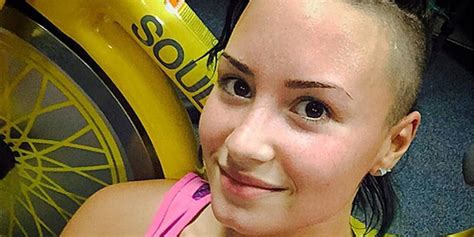 Demi Lovatos No Makeup Soulcycle Selfie