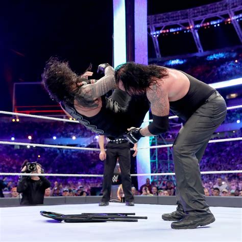 Wrestlemania 33 Roman Reigns Vs The Undertaker Wwe Photo 40339132