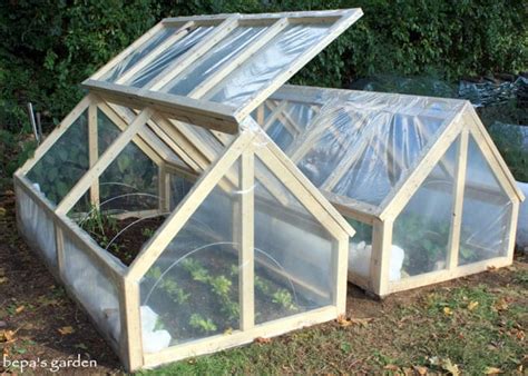 The easy to store foldable greenhouse plan. 21 DIY Greenhouses with Great Tutorials - A Piece of Rainbow