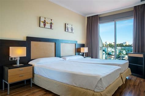 Benalmadena has a great marina with lots of restaurants and shops, the beach is very big and walking around the town is pleasant. Apartamentos Pierre & Vacances Benalmádena Príncipe, Benalmádena (Málaga) - Atrapalo.com