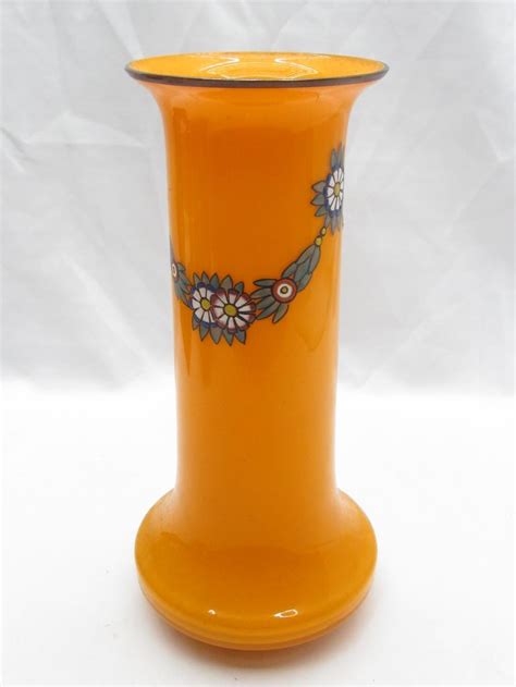 bid now art deco glass vase april 4 0123 5 00 pm idt