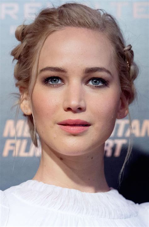 Jennifer Lawrence Attending The Hunger Games Mockingjay Paris Premiere November 9 2015