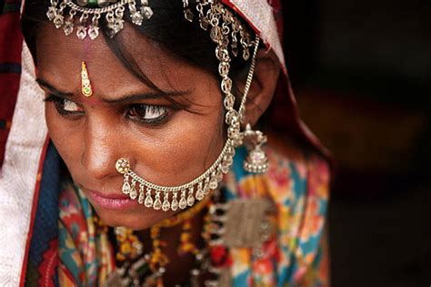 Indische Hochzeits Outfits Bilder Und Stockfotos Istock