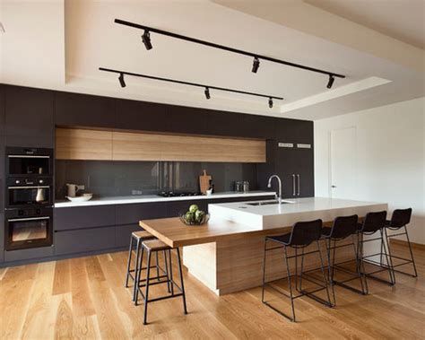 The restricted palette makes it easier to unify cabinets, countertops, lighting, hardware and flooring into a cohesive look.plus, the neutral color works for all styles, from classic cook spaces to modern kitchens—and, of course, small kitchens. 189,146 Modern Kitchen Design Ideas & Remodel Pictures | Houzz