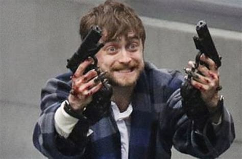 guns akimbo la película que volvió meme a daniel radcliffe estrenó su primer tráiler