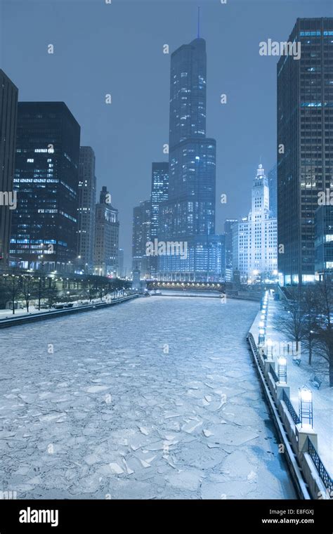 Chicago City Skyline In Winter Illinois Usa Stock Photo Alamy