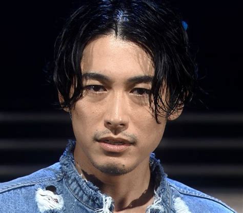 Jun 13, 2021 · 7月スタート『推しの王子様』【公式】フジテレビ系木曜劇場 @oshi_no_oji フジ系 木曜劇場『#推しの王子様』公式 女社長の前に舞い降りたのは残念すぎる王子様 私が理想の男性に育てます #比嘉愛未 #渡邊圭祐 #ディーン・フジオカ #白石聖 #徳永えり #瀬戸利樹 #佐野ひなこ #谷恭輔 #藤原大祐 ほか ディーンフジオカの髪型｜最新のセット方法＆オーダー方法 ...