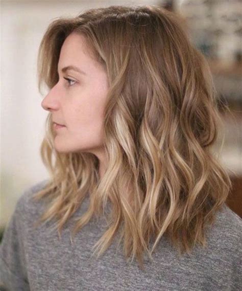It literally takes 5 minutes to get into this style. 10 Top Shoulder Length Hairstyles - Wavy Hair, Women ...