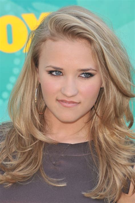 Emily Osment Wavy Honey Blonde Loose Waves Messy Hairstyle Steal Her Style