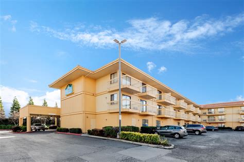 La Quinta Inn And Suites By Wyndham Oakland Hayward Hayward Ca Hotels