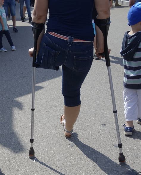 Using Crutches After Lower Limb Amputation Amputee Devotee Erofound
