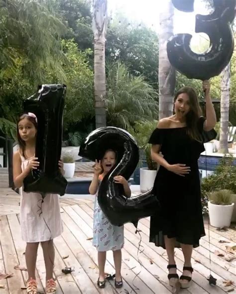 Big Announcement From Jessica Albas Fashionable Third Pregnancy E News