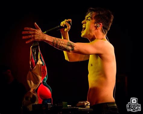 Brendon urie's latest controversy revolves around a new sexual assault allegation. Pin by morgan 💛 on p!atd (With images) | Brendon urie ...