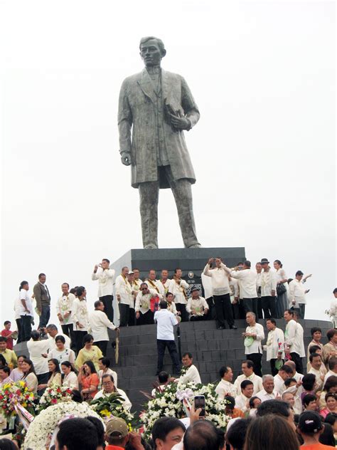 Juni 1861 in calamba city auf luzon; Rizal Monuments in the Philippines - JoseRizal.com