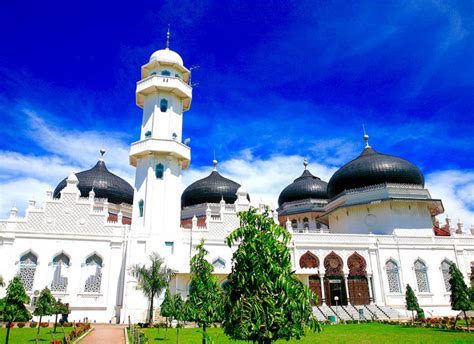 Masjid Raya Baiturrahman Keindahan Keajaiban Dan Saksi Sejarah Aceh Traverse Id
