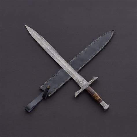 Battling Blades Handmade Swords Historic Origins Touch Of Modern