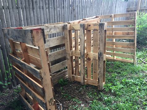 Start A Pallet Composting Bin For Free ~ The Way Homestead