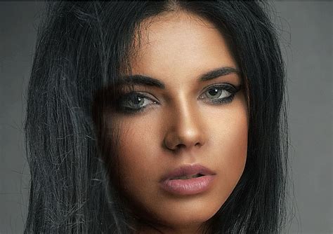 Free Download Hd Wallpaper Woman Face Girl Portrait Beauty