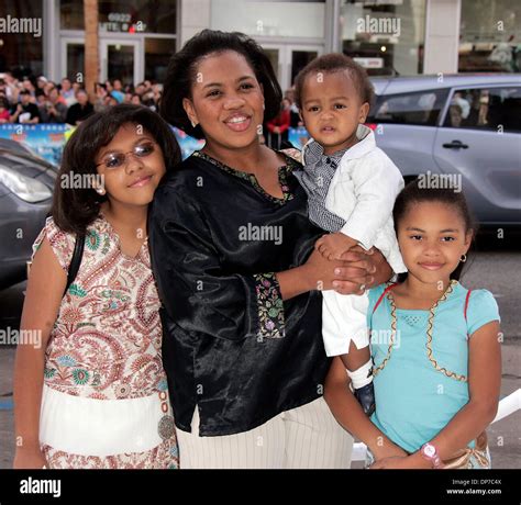 Nov 12 2006 Hollywood California Usa Actress Chandra Wilson And Kids