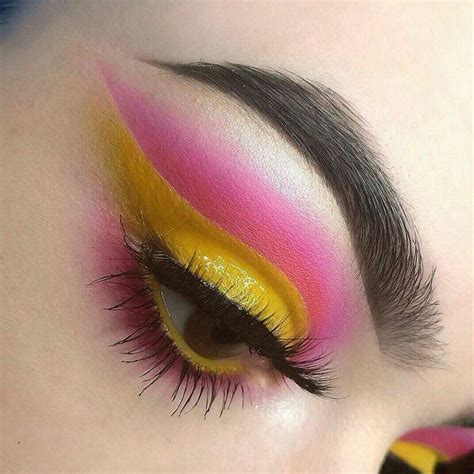 Nice 37 The Best Ideas To Rock Colored Eyeliner Face Art Makeup