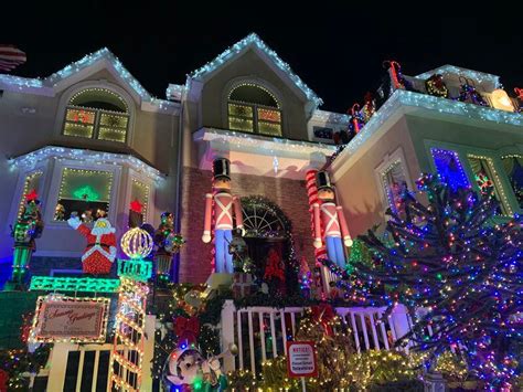 Christmas Lights 2020 A Guide To 15 Beautiful Staten Island Holiday