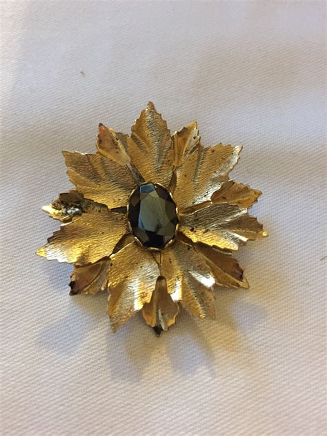 Vintage Gold Tone Leaf Brooch With Centre Stone 2 Inches Etsy UK